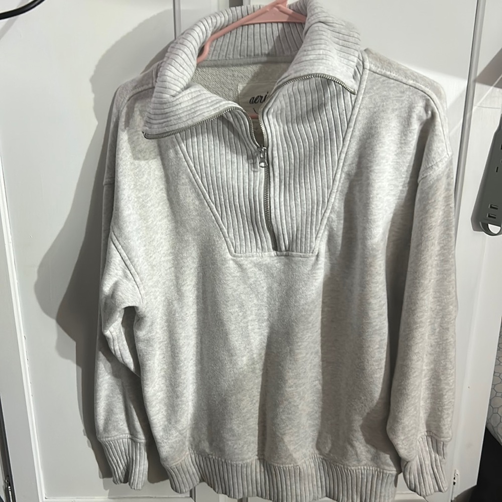 Aerie Down to earth crew neck!